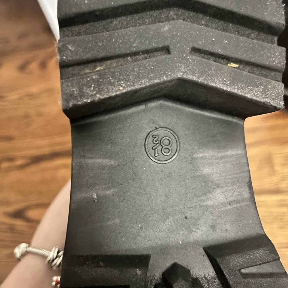 Universal Thread Black Ankle Boots - Picture 5 of 6